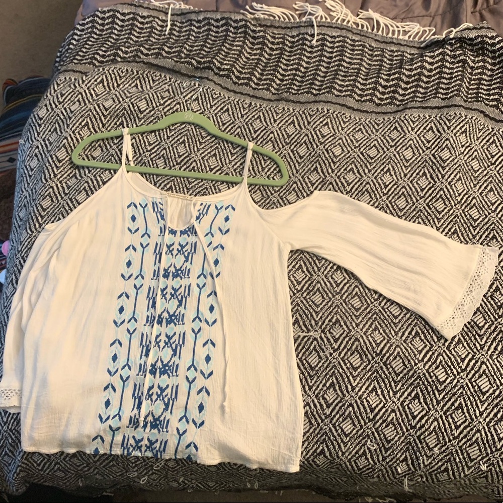 Hippie Laundry Cold Shoulder Flowy Sleeve Top
